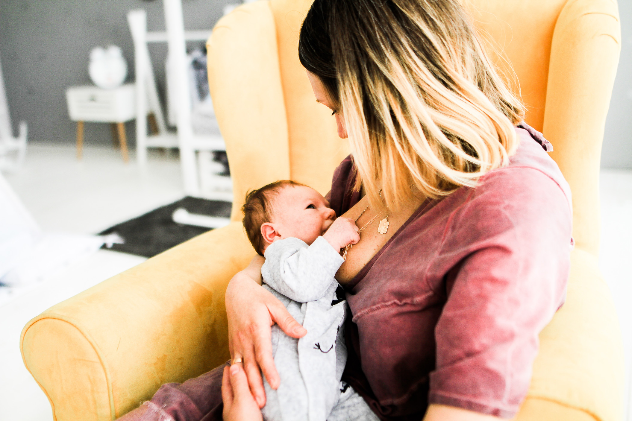 How to Breastfeed in Public Like a Boss