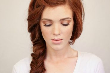 Quick and easy bohemian side braid for long hair fishtail