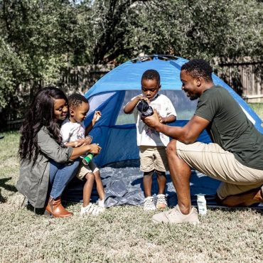 4 Easy Steps to Glamping in your Backyard with Kids