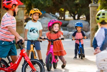 Noodle and Noddle V toddler helmet joovy