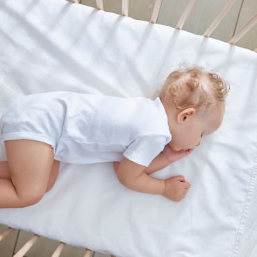 How to get your baby to sleep in a crib