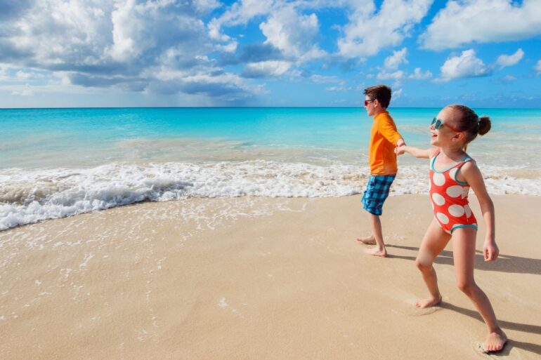 How to Plan a Beach Day with Kids | joovy magazine