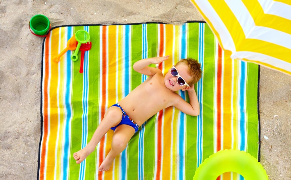 Joovy Magazine | Beach Day with Kids | set up your spot on the beach