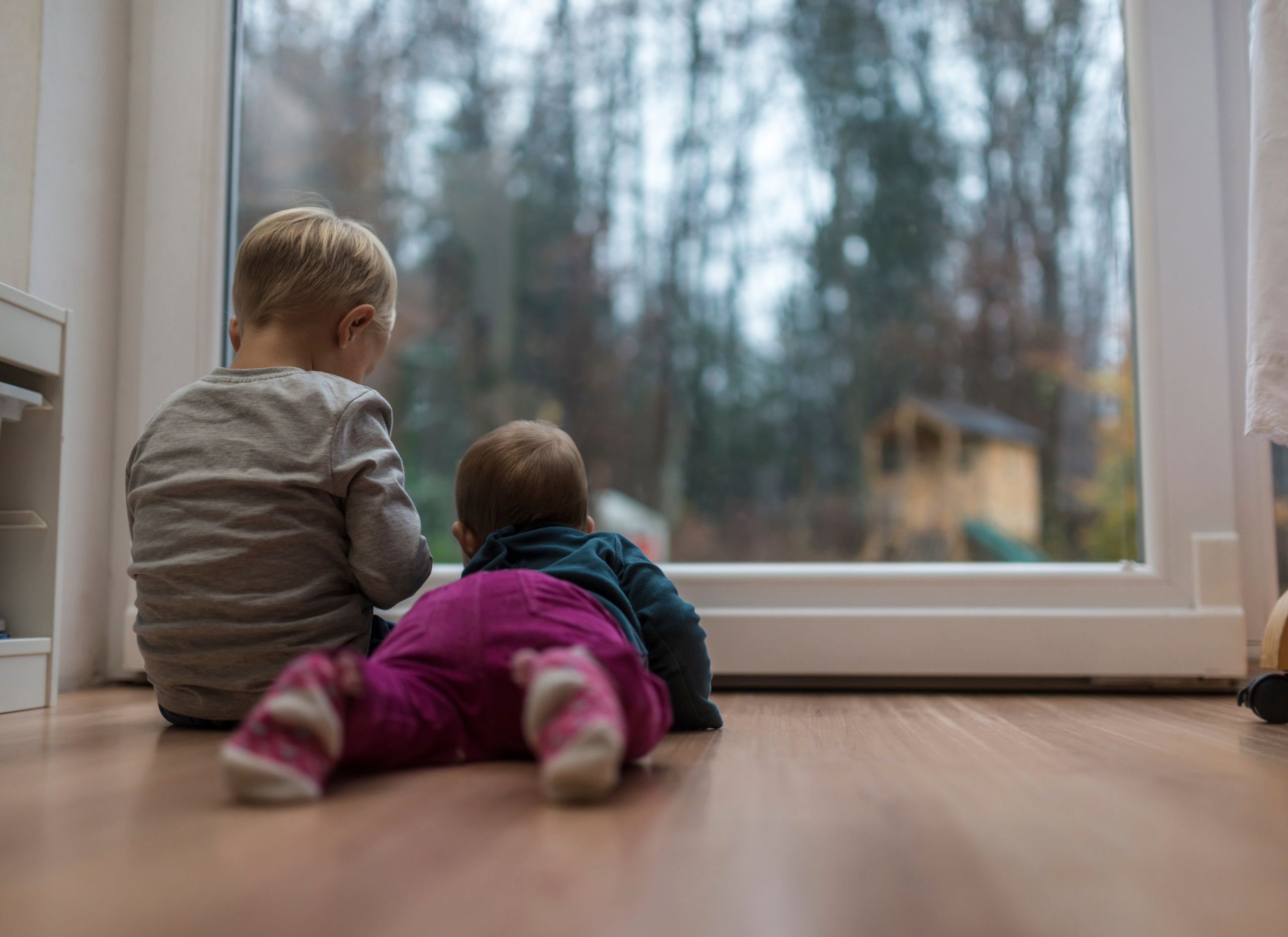 10 ways to spend a rainy day indoors with kids