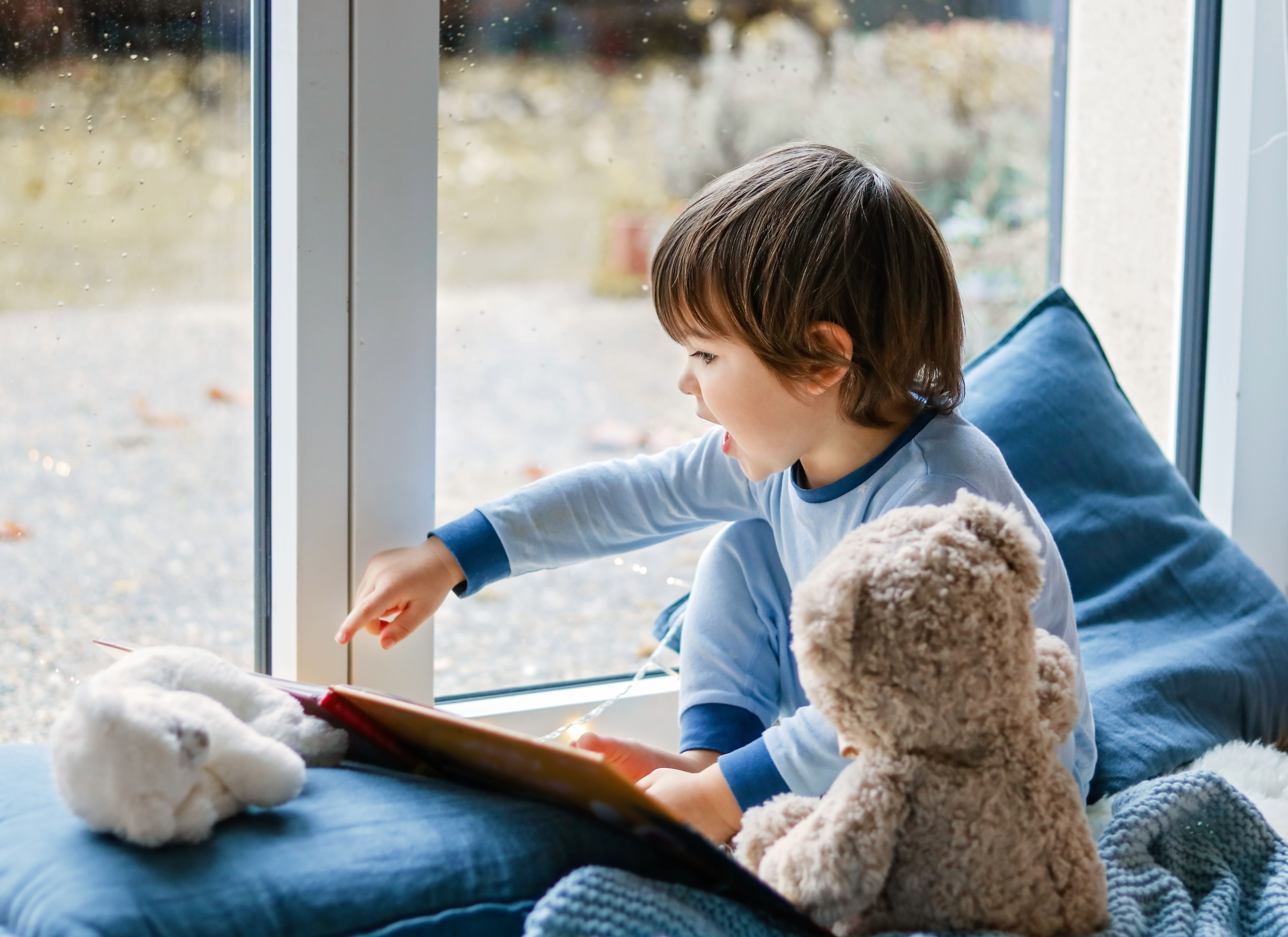 rainy day,indoors,inside,living room,fun ways,rain,kids,together