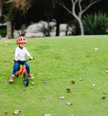 Balance Bikes vs. Training Wheels: Which is Best for Your Child?