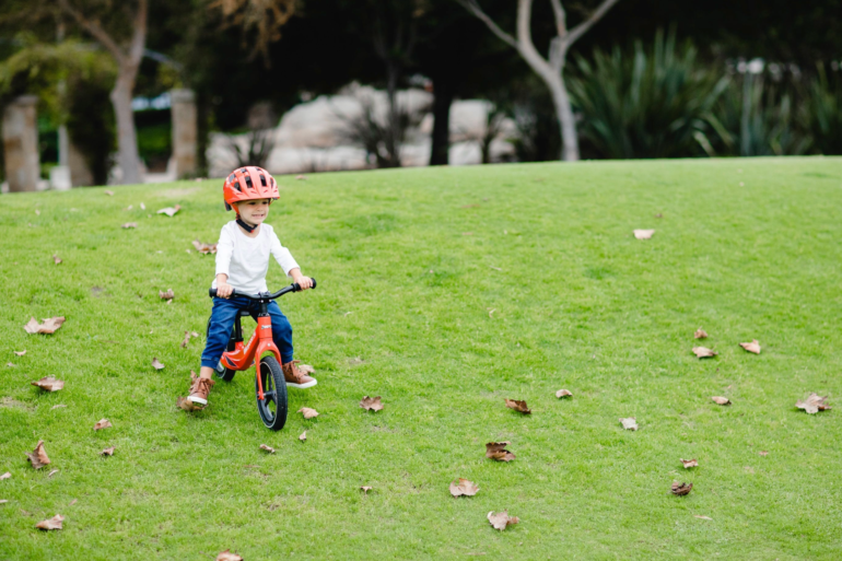 Balance Bikes vs. Training Wheels: Which is Best for Your Child?